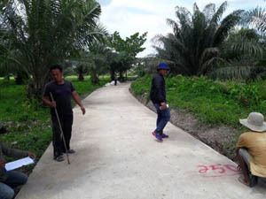 Bupati Inhil Komit Tuntaskan Jalan Rantau Panjang - Tekulai